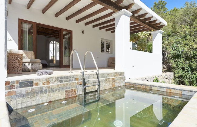 Hillside Villa With Sea-views - Photo 37