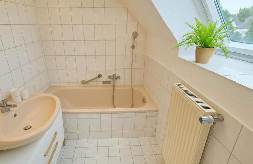 Self-Check-In in Bad Vilbel mit Parkplatz nahe Messe, Frankfurt und Flughafen - Foto 13