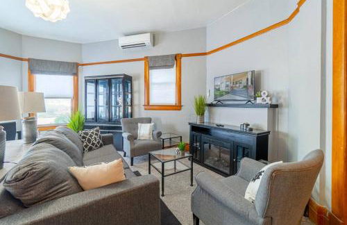 Rustic 3-Bedroom, 1.5-Bath Oasis by Downtown - Foto 3