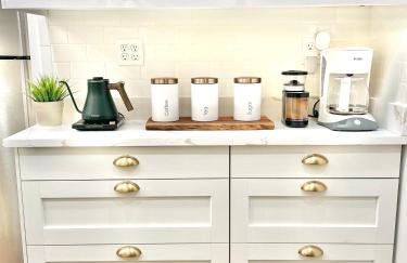 3 story, 100 year-old home, 4BR, 3 king & 2 queen beds - Foto 19