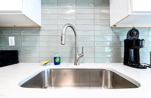 2bd 1ba Sunset 1 3Min to BeachPool - Foto 5