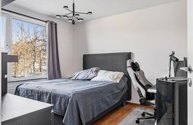 5-bed-rooms House With Jacuzzi, Free Parking, and 2 Toilets-bath in Malmö - Photo 2