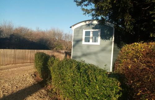 Yew Tree View Luxury Shepherd's Hut - Photo 7