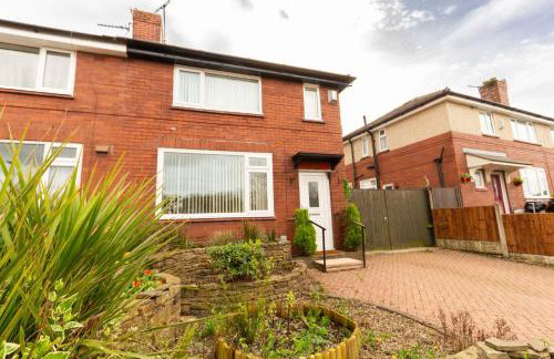 Stylish Comfort: 2BR Home in the Heart of Wigan - Foto 29