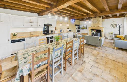 Gîte pour 12 avec terrasse et piscine partagée - Foto 9