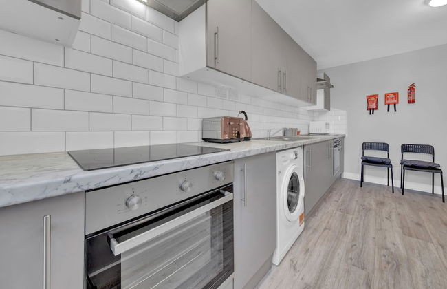 Serviced Ensuite Room In West Drayton London UB7 - Photo 13