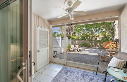 Sunset Sanctuary 2 Bedroom Condo by RedAwning - Foto 12