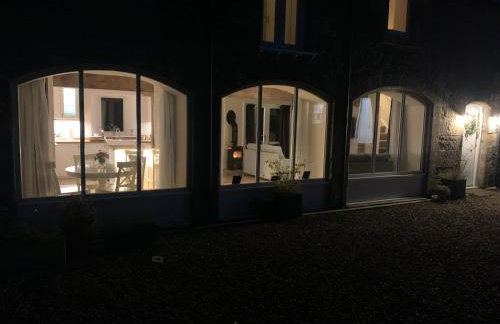 The Carthouse (Luxury 2 bed with private hot tub) - Photo 31