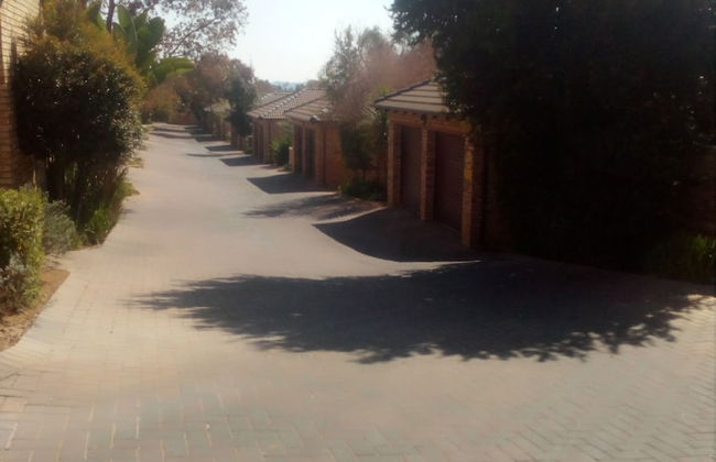 The Royal Princess Garden - Honeydew - Photo 28