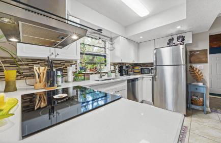 Zen Jungle House by Busch Gardens Sleeps 12 with Outdoor Games & Detached Play Space! - Foto 10