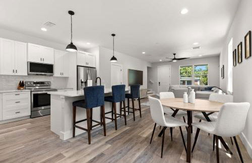 NEW! Casa Cereza - Gorgeous,Spacious, Newly Constructed Home In West Tampa - Foto 2