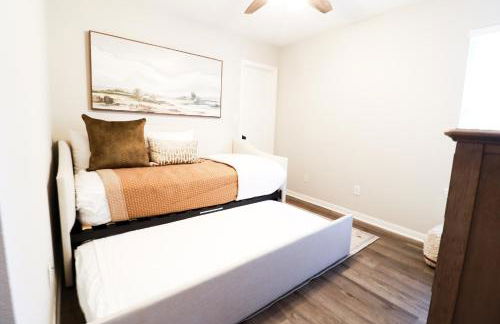 Cozy Home in the Heart of Aggieland - Photo 16