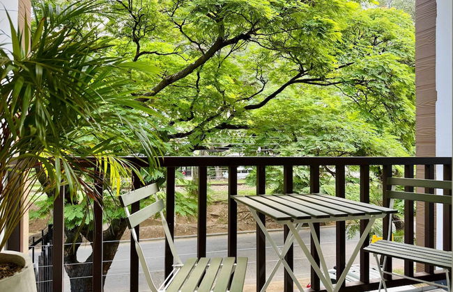 w Glorious Loft w Elegant Balcony in Cali - Photo 3