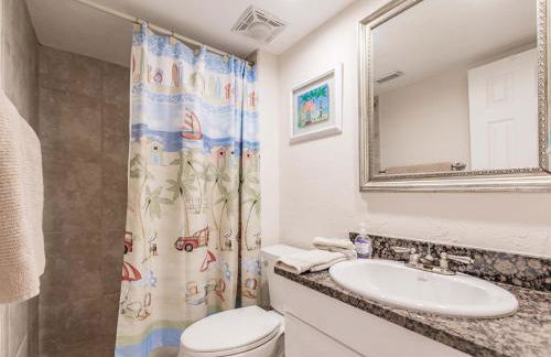 1205 PD Experience Coastal Charm in this Townhome - Foto 29