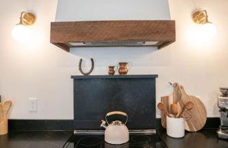 Adventure Barn - On HGTV Fixer to Fab -Access MTB - Foto 17