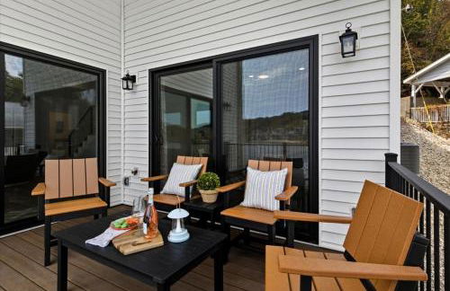 Modern Lakefront Escape | The Twelve - Foto 46