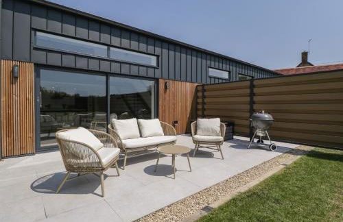 Tilia Barn - Photo 1