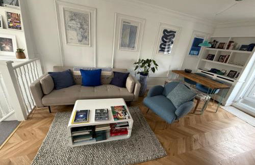 Cozy 1 Bed flat with Terrace close to Portobello - Photo 2