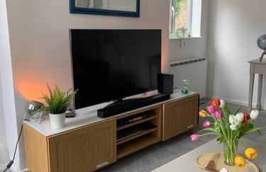 G-Floor Flat with 2 beds, 2 bathrooms, sleeps 4-6 - Foto 6
