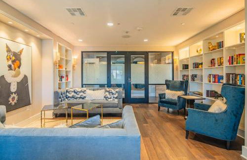 Spacious 2BR Uptown Biltmore Gym Pool Parking WD - Foto 22