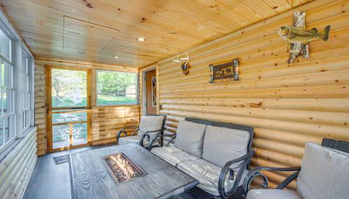 Lakefront Cabin with Dock, Fire Pits in Danbury! - Foto 3