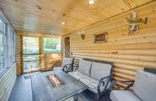 Lakefront Cabin with Dock, Fire Pits in Danbury! - Foto 3