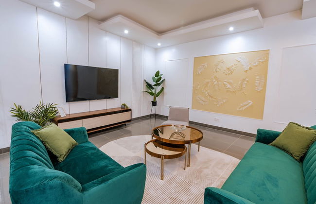 Lighthouse Signature Suites - Photo 56