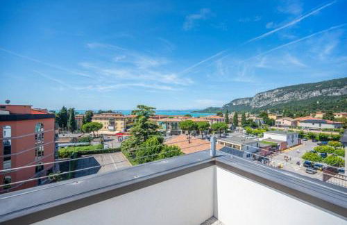 REGINA GARDESANA Lakeshore - Photo 16