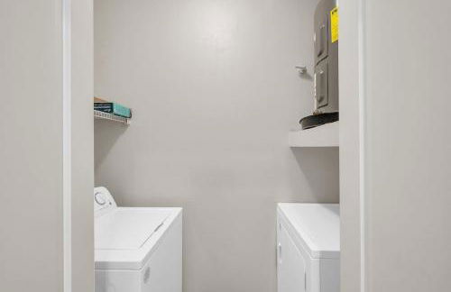 Charming 1BR Easy Access to The Woodlands - Photo 19