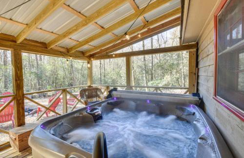 Cozy Creekside Mountain Escape w/ Hot Tub! - Foto 27