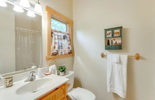 Game Room and 3-Story Deck at Lake Hiwassee Hideaway - Foto 13