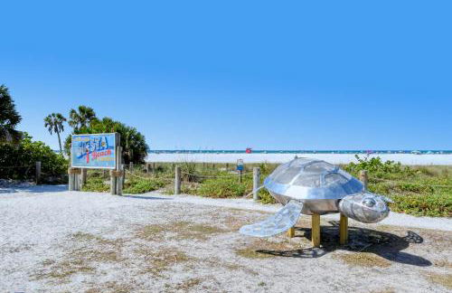 Two-Level, Heated Pool, Trolley to Beach & Village - Foto 52