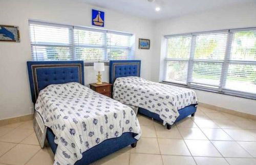 SWAYING PALM BEACH HOUSE Walk to Beach , Marina, Port, las Olas - Foto 22