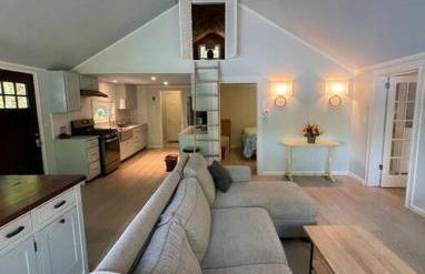 Berta's Lake Front Cottage on Winona Lake! - Foto 16