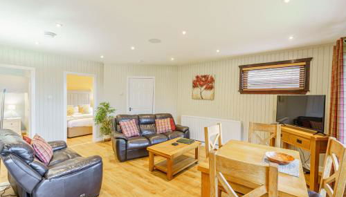 Birch Lodge 19 with Hot Tub - Foto 3