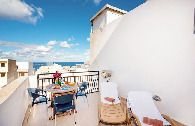 Seashells 2 bedroom Apartment with sunny terrace with stunning panoramic sea views by Getaways Malta - Foto 12