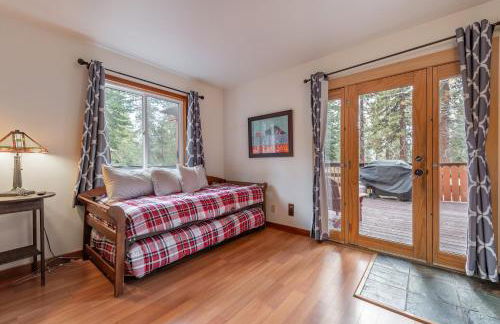 Lakeside Serenity Retreat - Photo 20