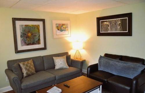 Grand Red - six-bedroom apartments near the UND campus - Foto 51