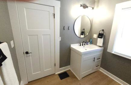 The Funky Fun Haus - Pickleball, Hot Tub, Arcade - Photo 2