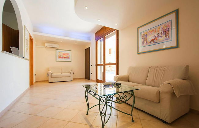 Apartment in Sardinia Near Cala Liberotto Beach - Foto 1