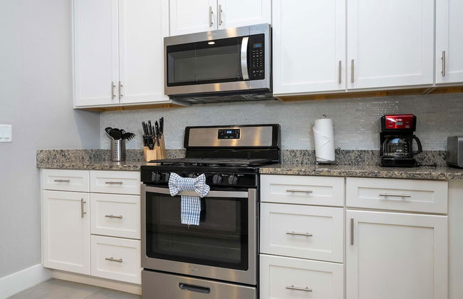 Modern Chic Home Mickey and Toy Story Rooms - Foto 8