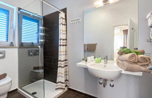 Awesome Home In Naselje Muzini - Foto 46