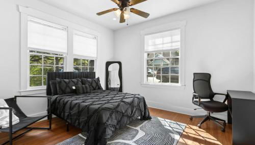 2025 New Build Victorian Gem on UT, 4BR, 2BA Downtown with Free Parking - Foto 5