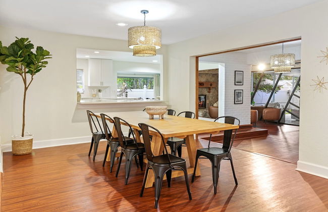 Golden Retreat: Expansive 6BR Home w Heated Pool ~ - Foto 21