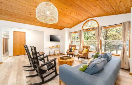 Lovely Home in Pollock Pines with Hot Tub - Foto 12