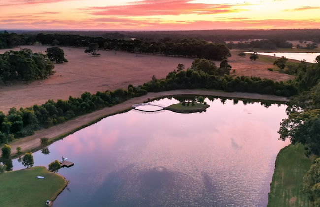 Edge Luxury Villas - Photo 50