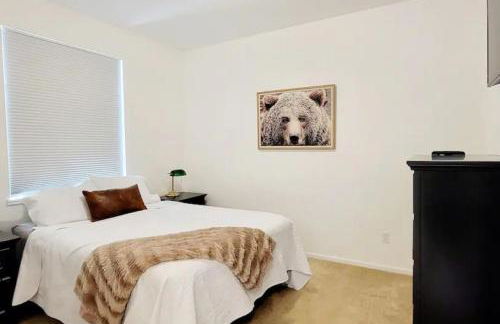 Charming Chalet Close to GNP, Downtown & Game Room! - Foto 46