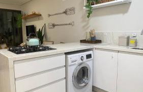 Novíssimo! Charmoso e a 3 minutos a pé da praia - Foto 10