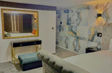 1-Bed Apartment - Sleeps 2 Wifi & Central - Photo 5
