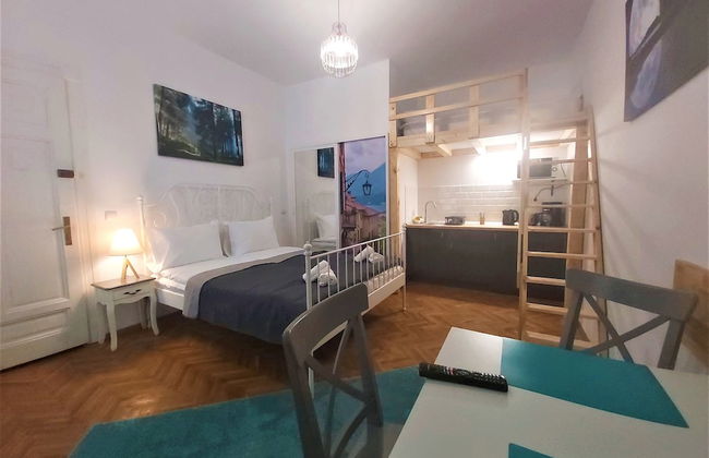 92 Residence - Photo 8